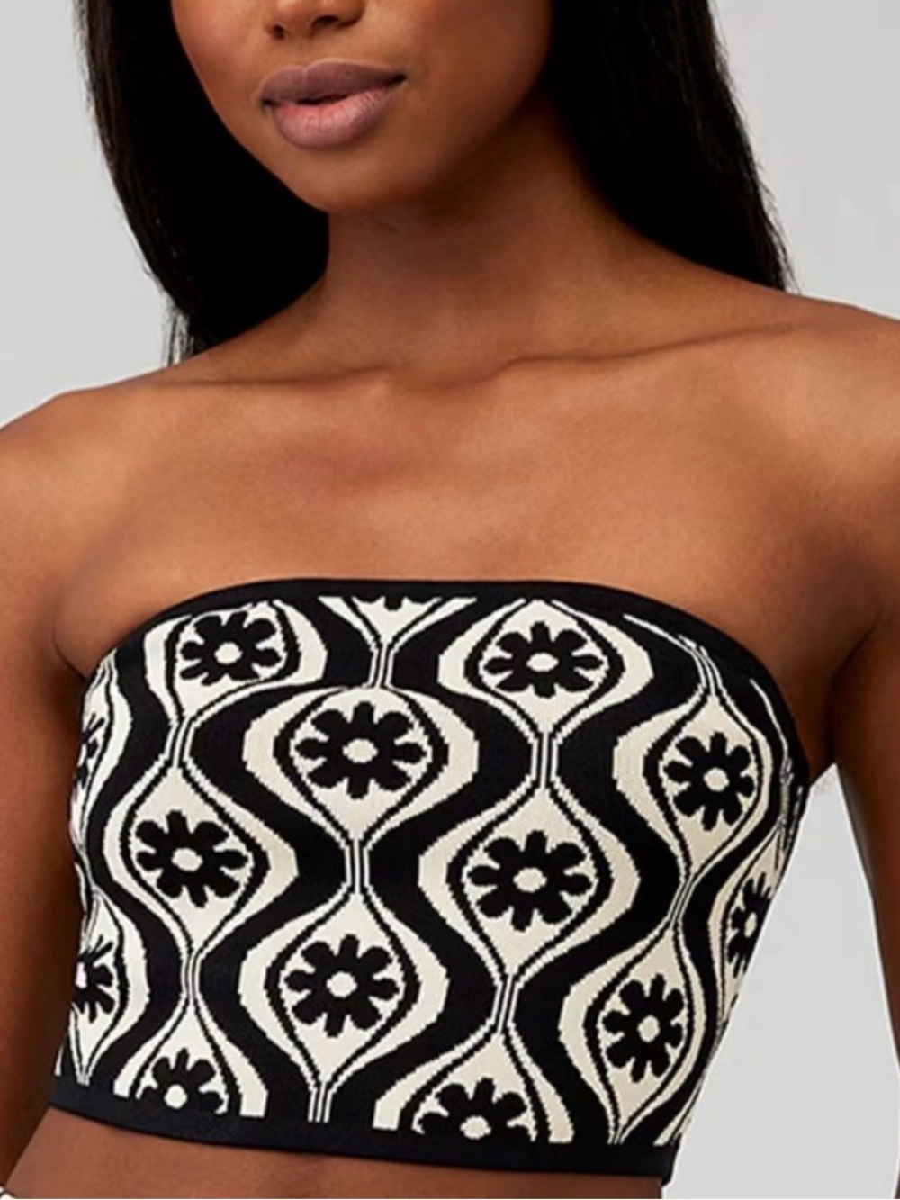 Finders Keepers Quinn Knit Crop Top XS Black Cream Retro Floral Strapless NWT
